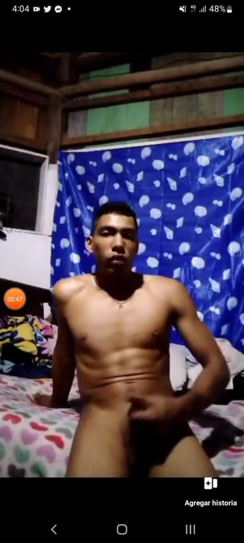 Young Latino: Vojenská sexy