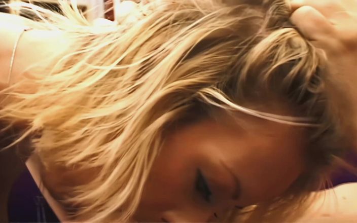 FapFlare: Melissa Lauren'ın götü büyük bir döl yutmadan önce derinden sikiliyor