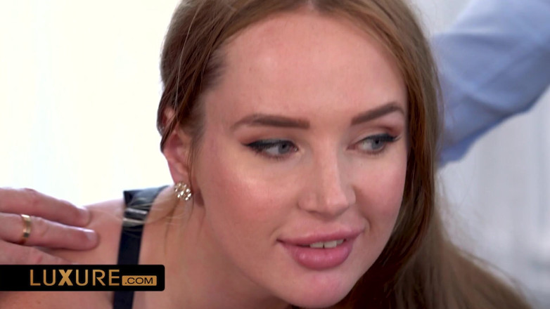 Luxure: Kaisa Nord ve Alecia Fox ile anal dörtlü seks