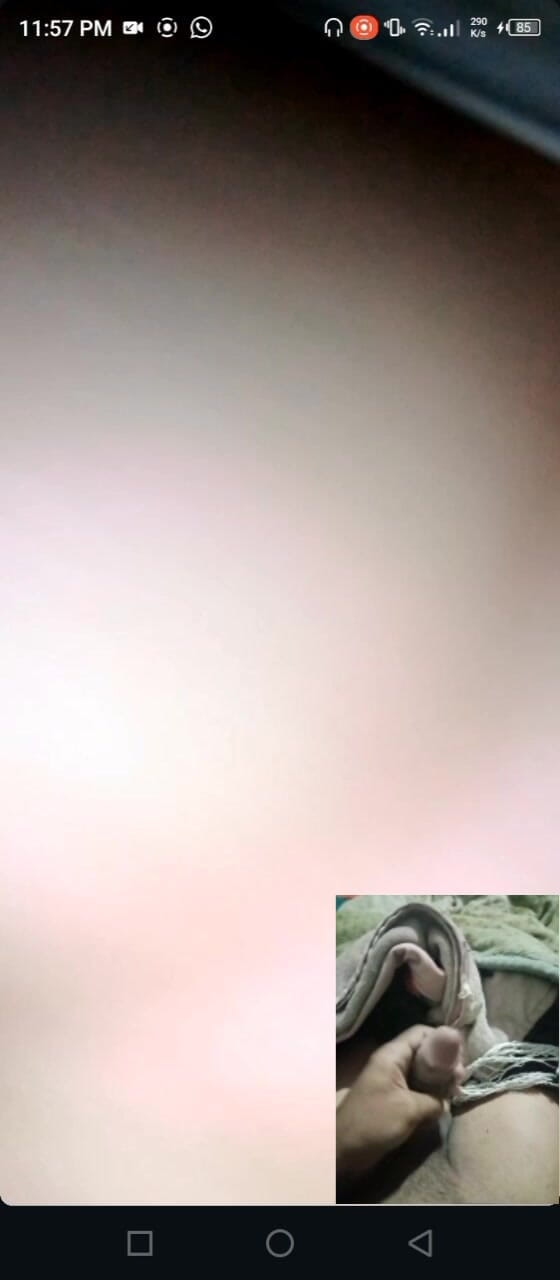 Viral video Pakistani: Urdu 음성으로 더러운 전화를 하는 라이브 섹시한 비디오를 보여주는 거유