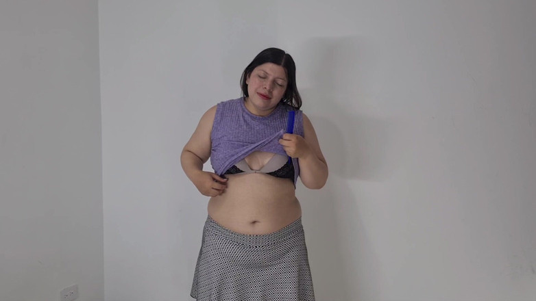 Alice H: Stretching esercizi e pettinendo I Miei capelli