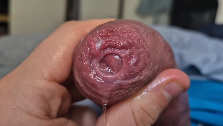 GloomyChase977: Nieobrzezana głowa precum play