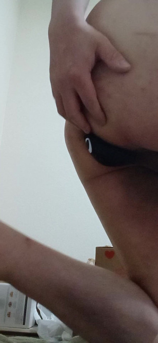 kei chan: Höhepunkt mit der Vibration des Analvibrators