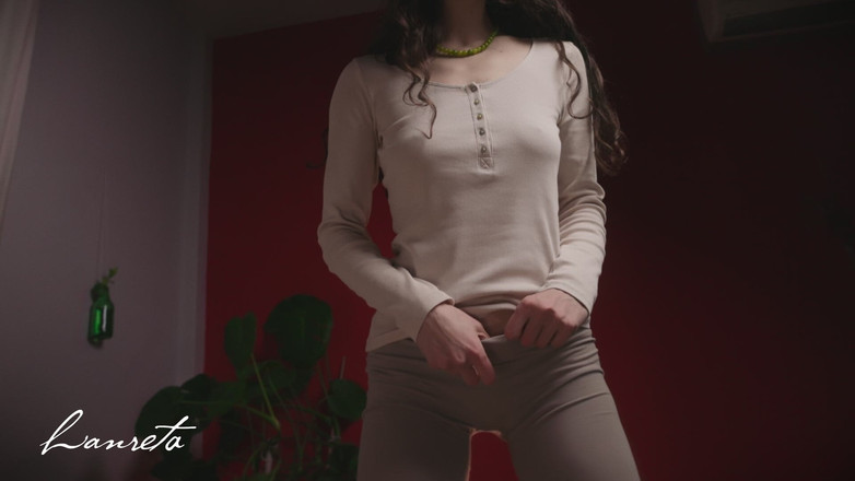 Lanreta: Sikanie i moczenie mokro w bawełnianych ubraniach