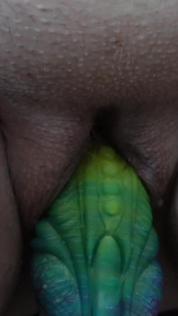 Kontynuacja małego wrażenia, z My Colorful Dragon Dildo.