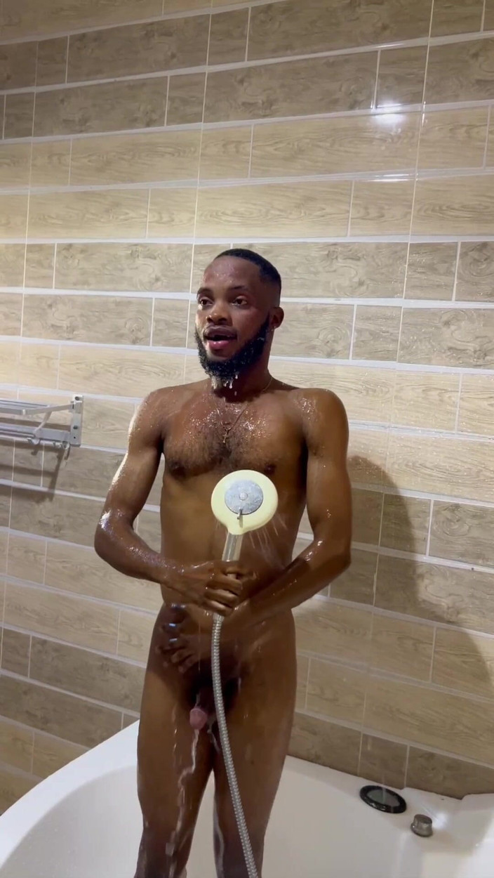 DanzyDan: Kami Harus Mandi Sendiri Untuk Membersihkan Semua Air Mani