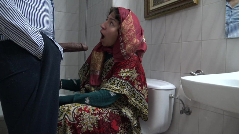 Souzan Halabi: Kürt nine Afrikalı göçmenin olgun ağzına boşalmasına izin veriyor