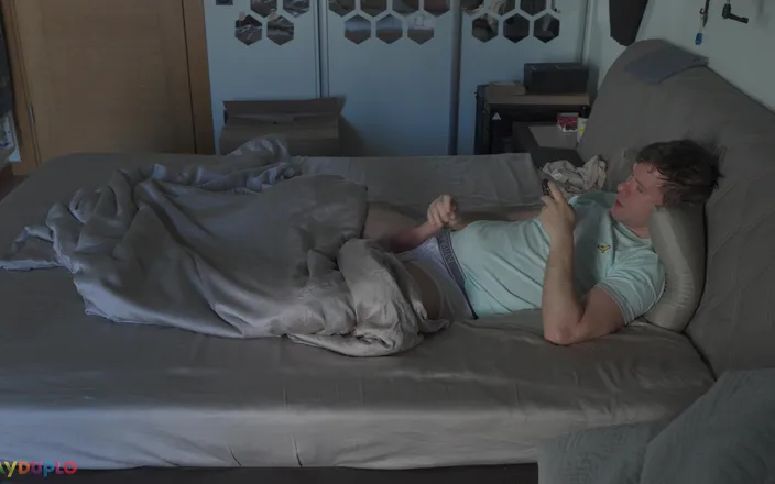 GayDuplo: Jerking off and Cumming in Hand!