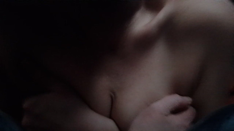 SandlikeFireball314: маленькі сиськи