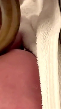 50 cm lange dildo anaal masturberen met een zoet orgasme en veel sap uit mijn poesje