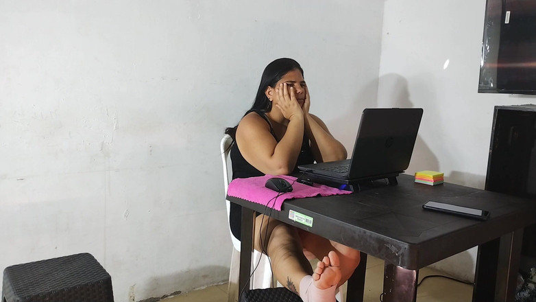 Adribella69: Der freund meines stiefvaters sucht nach ihm und hilft mir...