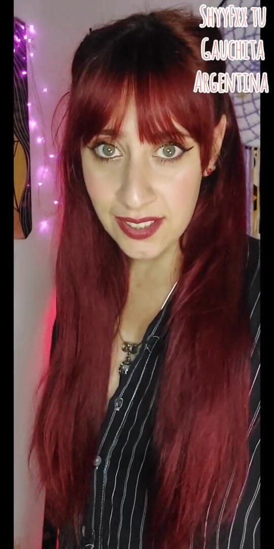 Tu Gauchita Argentina: Shyyfxx en iyi arkadaşın iç çamaşırını deniyor ve fikrini istiyor! Mutlu...