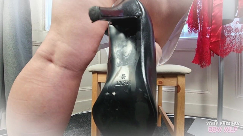 BBW_Wife: तंग काली स्कर्ट - शरारती गृहिणी खूबसूरत विशालकाय चोदने लायक मम्मी सौतेली मम्मी विशाल भारी प्राकृतिक शौकिया परिपक्व स्तन