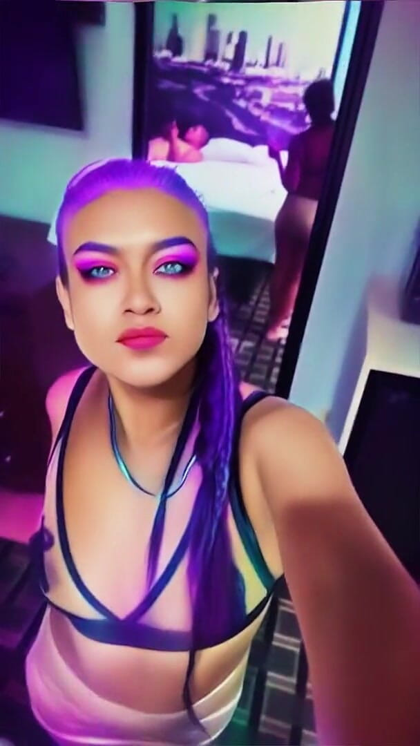ToXxXiicBarbiie: Cewek latina dengan pantat bahenol lagi asik ngentot di festival...
