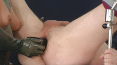 Rubber & Clinic Studio - 1ATOYS: 穿着绿色橡胶的淫荡游戏