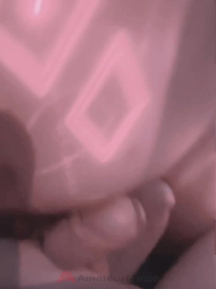 AmateurMates: Broderagem - Junge Neugierige Heterosexuelle Freundinnen Experimentieren Frottage