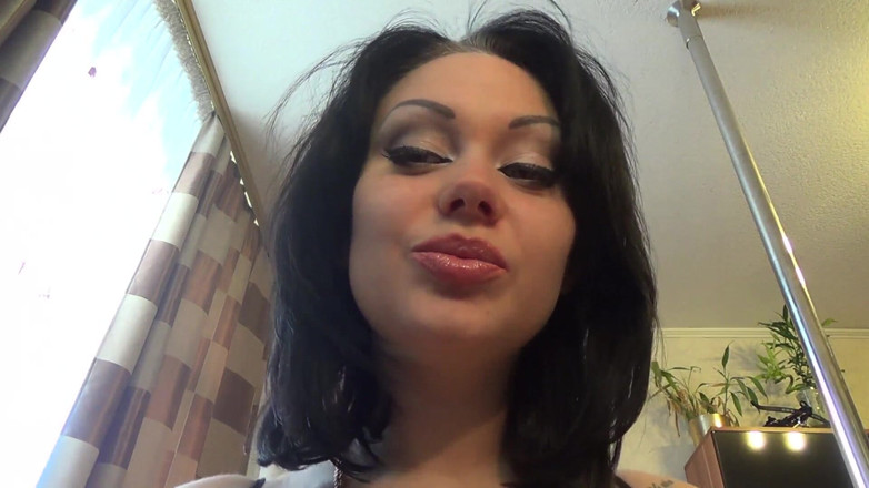 Goddess Misha Goldy: Gentle giantess/lips/mouth clip swallowing