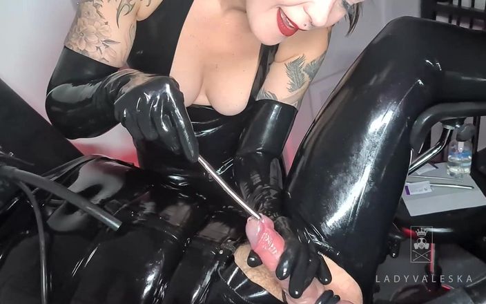 Lady Valeska femdom: Sounding e fisting la nostra rubber di inosing ed il...