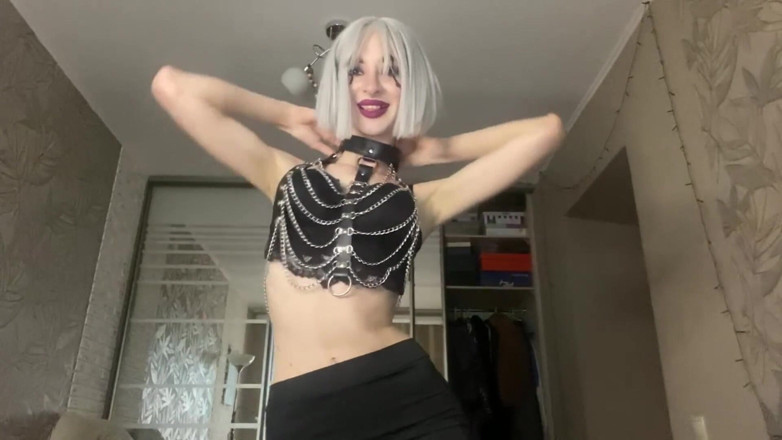 Skinny_lady69: Strip cosplay