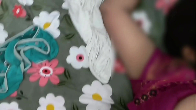 Happyhome: Bella desi vicina bhabhi viene inculata con sborrata in faccia