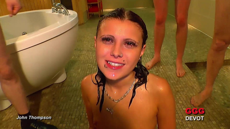 Gang Bang Germany: Ggg John Thompson, a la cachonda Adina le gusta mear,...