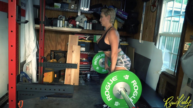 RyanKeely: ライアン・キーリーの汗だくのトレーニングルーティン