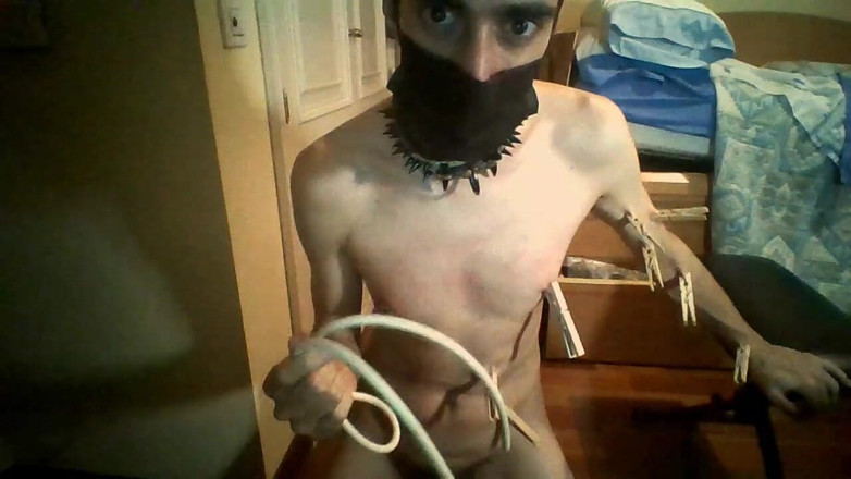 Slave Sparrow: Web kamerası bdsm seansı (kırbaçlama, mandalı, anal)
