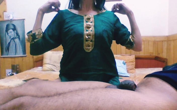 Bolly Karma: Chỉ cần đặt tay lên con cặc của tôi và giúp...