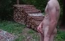 kickerscooter: Wald nackte männliche masturbation