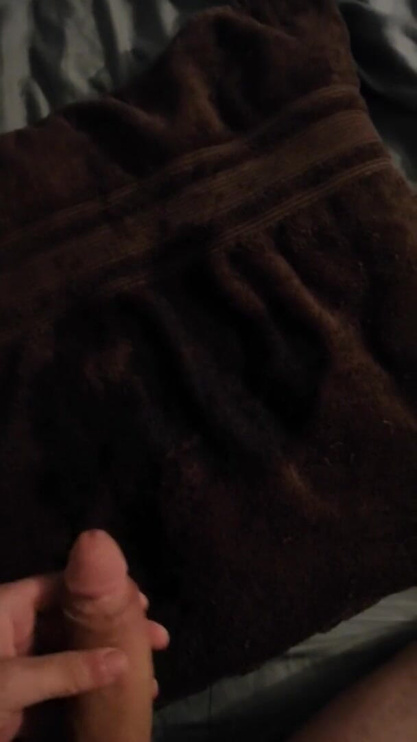 Joey Tails: Мужской соло писает и кончает