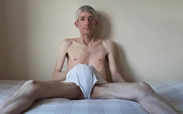 James Dirty Boy: Pamer celana dalamku dan masturbasi.