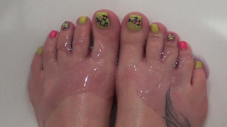 Goddess Misha Goldy: Prsty, nehty na nohou a foot fetiš!!