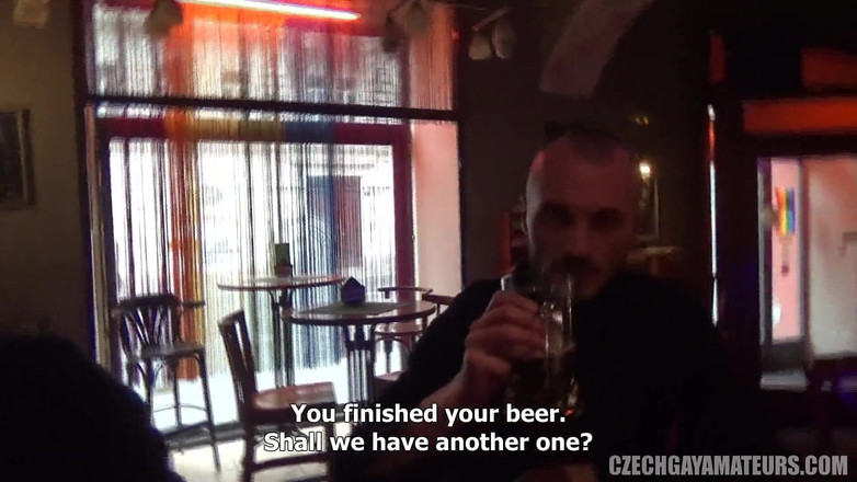 Czech Gay Amateurs: Čeští gay amatéři se pokazily ve 4 koupelně glory hole