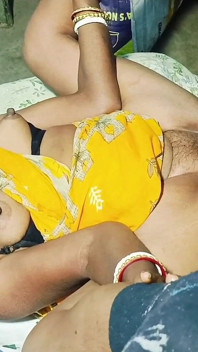 Ma Ke Kohne Por Souteela Bap Ne Beti Ko Chud Diya with Moining