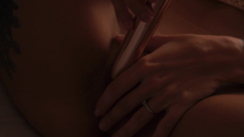 Emilie Jolie: Prendo il mio dildo e vengo davanti a te