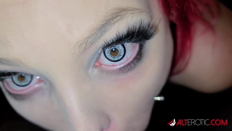 Alt Erotic: Tatted aur chhedi huee beb Taylor Nicole ko land diya...