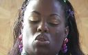 Lesbo Tube: Лесбійський екшн учотирьох із сексуальними чорношкірими красунями