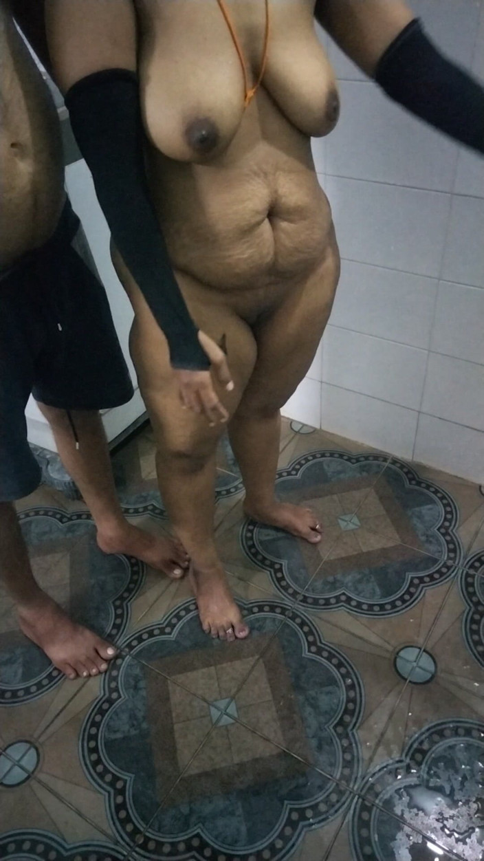 Benita sweety: Seks tab mandi panas bertiga