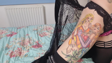 Tony Rope: Đập máy bay bà già người Anh - Mackenzie Page