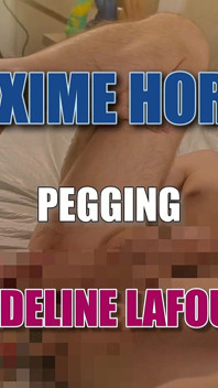 Adeline Lafouine เธอพาฉันด้วยควยปลอมยัดกําปั้นสองกําปั้นฉันและฉันเปิดกว้างบนของเล่นที่ใหญ่ที่สุดของเธอ