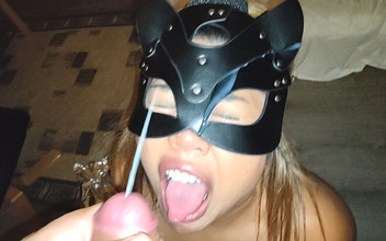 nutON: Asiatisk batgirl tar massiv ansiktsbehandling!