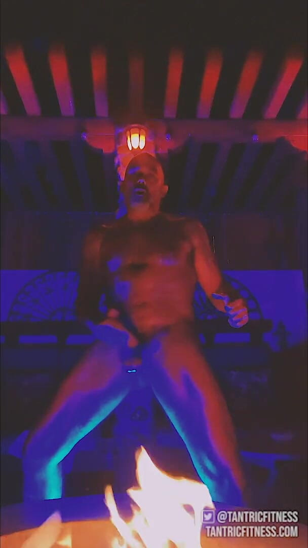 Tantric Fitness: Combustibil pentru foc