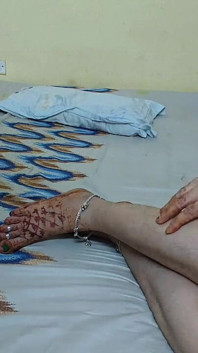 Дрочка ногами від бхабхі і трах від девара