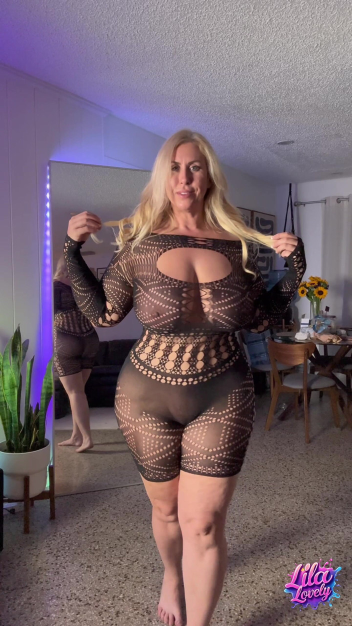 Lila Lovely: Senarai Hajat MILF yang bertetek besar Mencuba Haul: Bodysuits &amp; Stoking...
