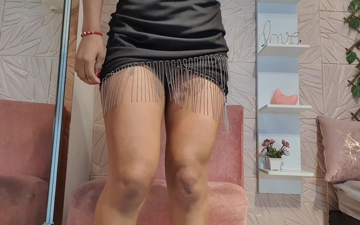 AgataDelphine: Моя сукня показує мені пизду