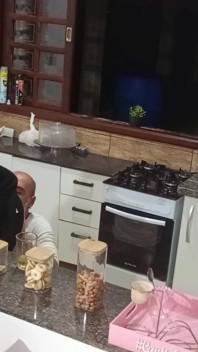 Sesso anale con una moglie bollente infedele nel bar pantry