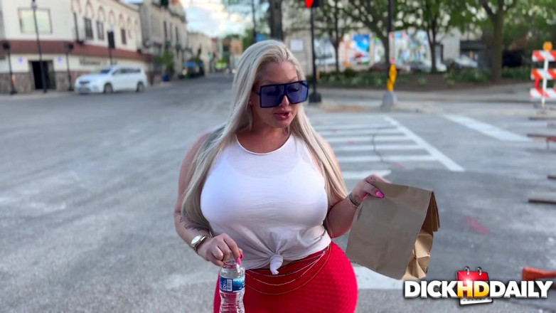 DickHerDownDaily: Dani Dapat pancutan mani untuk makan tengah hari