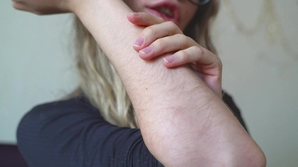 Rarible Diamond: Kustom Forearms Berbulu