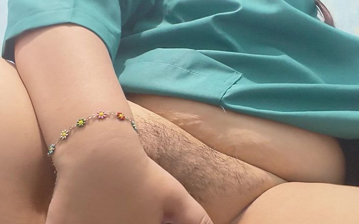 Purple sex: 孤独な若い看護師のバイラル
