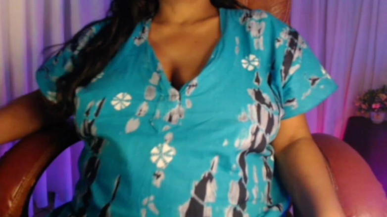 HotGirl21: Toples Lins de țâțe goale.